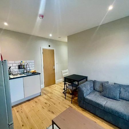 Cosy 1 Bedroom Flat! 伦敦 外观 照片